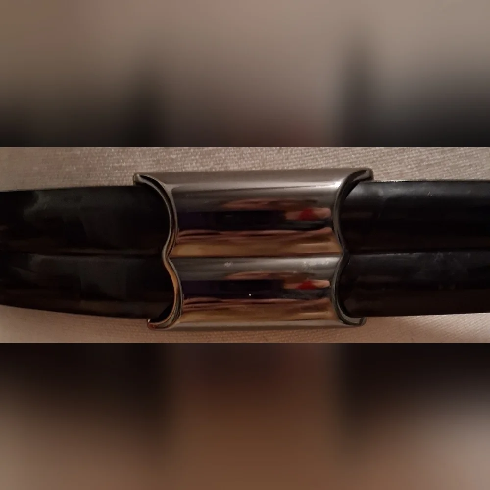 EUC Bally Black Patent Leather Casual Everyday Preppy Unisex Belt 43in